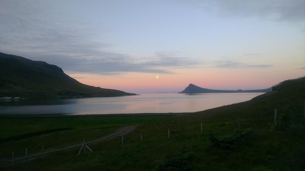 Urdartindur Guesthouse And Cottages Northurfjorthur 외부 사진